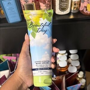 Bath & Body Works Beautiful Day Body Cream - Blue & Green